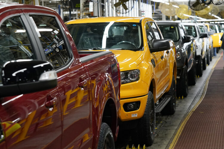 Tue. 11:31 a.m.: US manufacturing activity slows to 11-month low in December